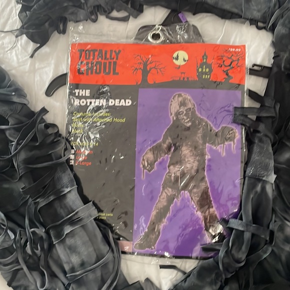 NEW zombie costume, never worn - Picture 2 of 5